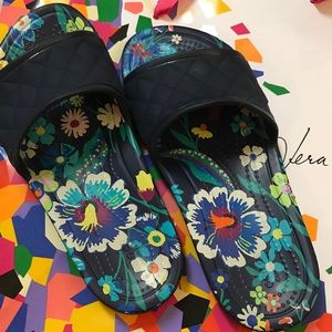 Crocs Sloane Vera Bradley Navy Floral II Slide Sz6